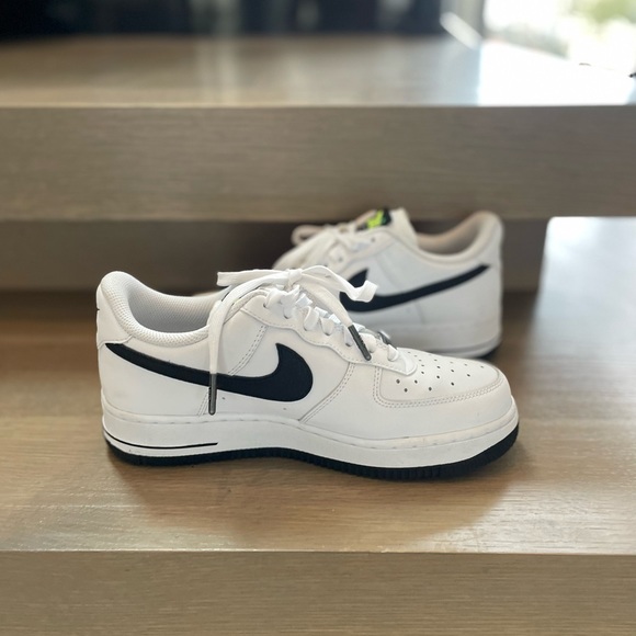 Nike Air Force 1 Low ‘NY vs NY’ white leather upper with black logo Men’s size 6 - Picture 5 of 9